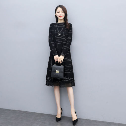 Long sleeve dress autumn winter 2020 new fashion temperament women's loose and thin with velvet cover belly skirt