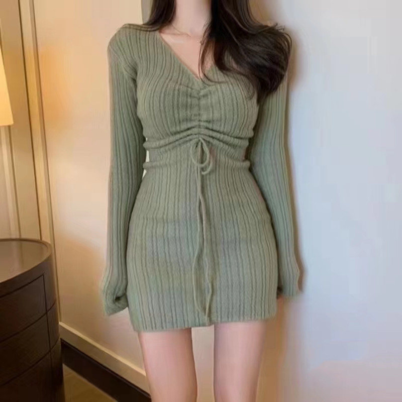 Korean ins autumn simple and niche design sense drawstring V-neck small bag hip slim long-sleeved knitted dress