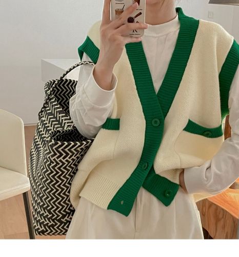 Early autumn Xiaoxiang wind contrast color sleeveless V-neck vest cardigan knitted sweater women's layered loose and thin vest top