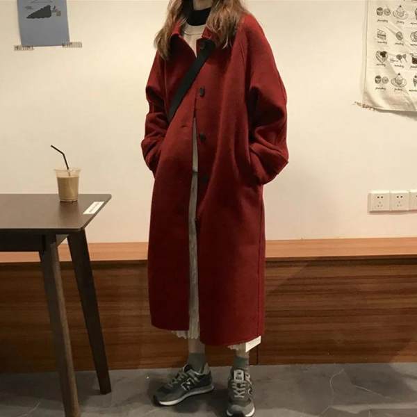 2021 new Hepburn autumn winter black woolen coat women's woolen coat medium long small Japanese temperament