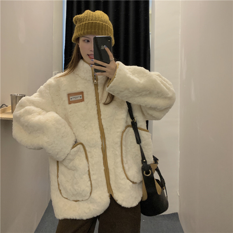 2022 new winter lamb fleece fluffy loose wild white thickened plus velvet lamb wool coat women's padded clothes