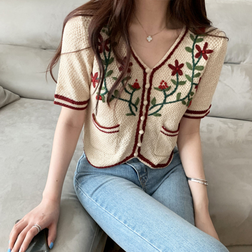 Korean chic heavy industries Korean V-neck embroidery Knitted Top retro short sleeve pocket T-shirt