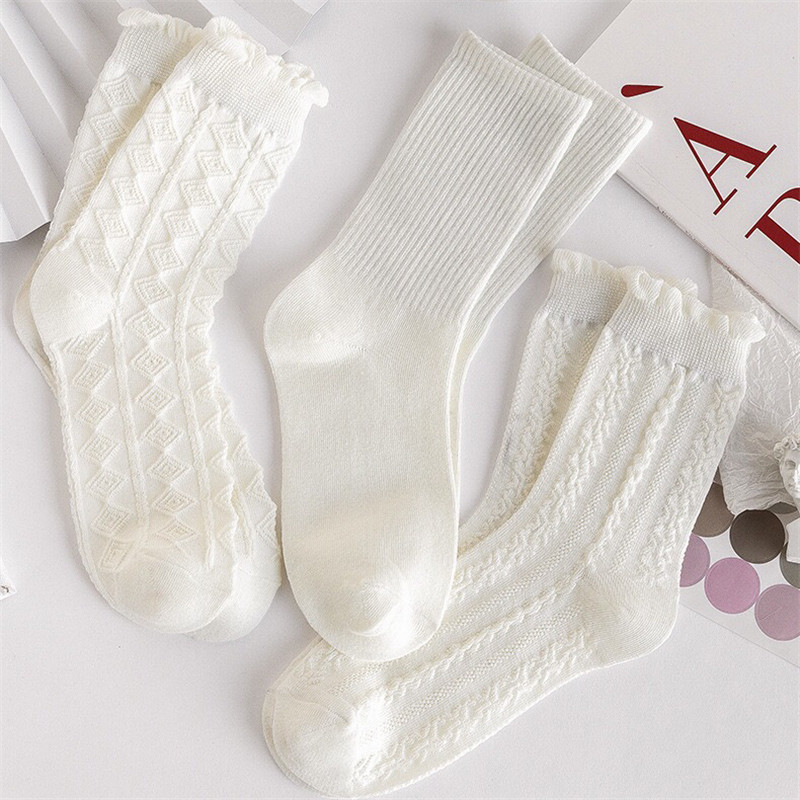 Real shot no discount three pairs of white socks women's middle tube socks all-match cute Japanese uniforms lace stockings women