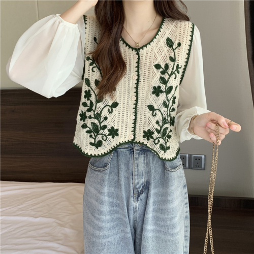 Real shooting and real price new embroidered flowers hollow out fashion foreign style long sleeve splicing short top