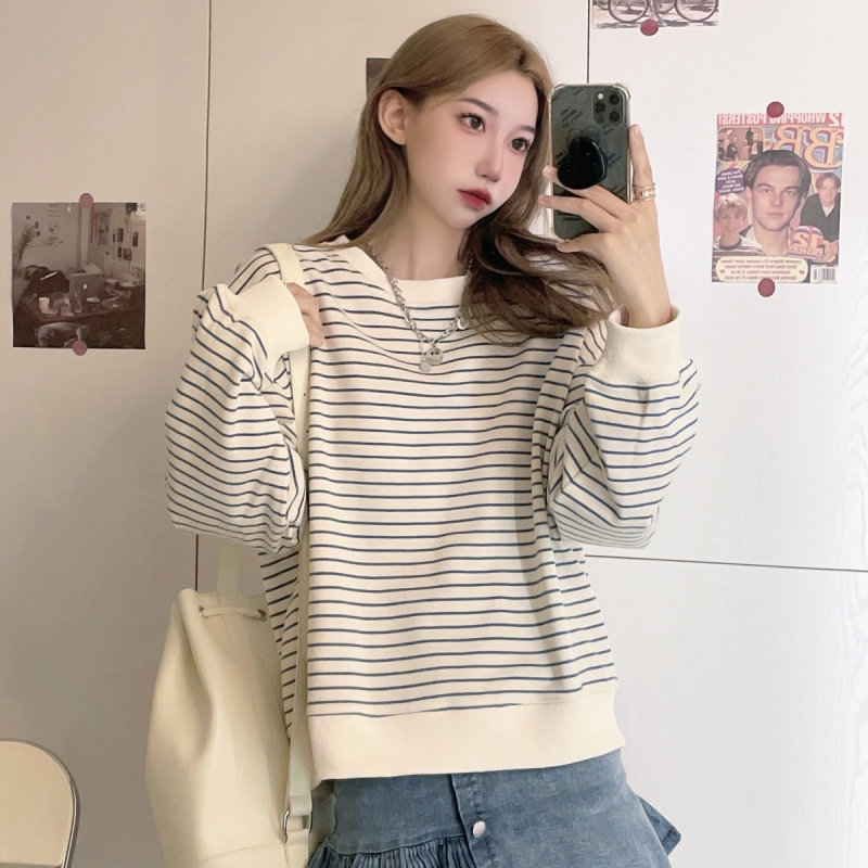 Real shot Korean version of the new design striped loose round neck long-sleeved pullover sweater women