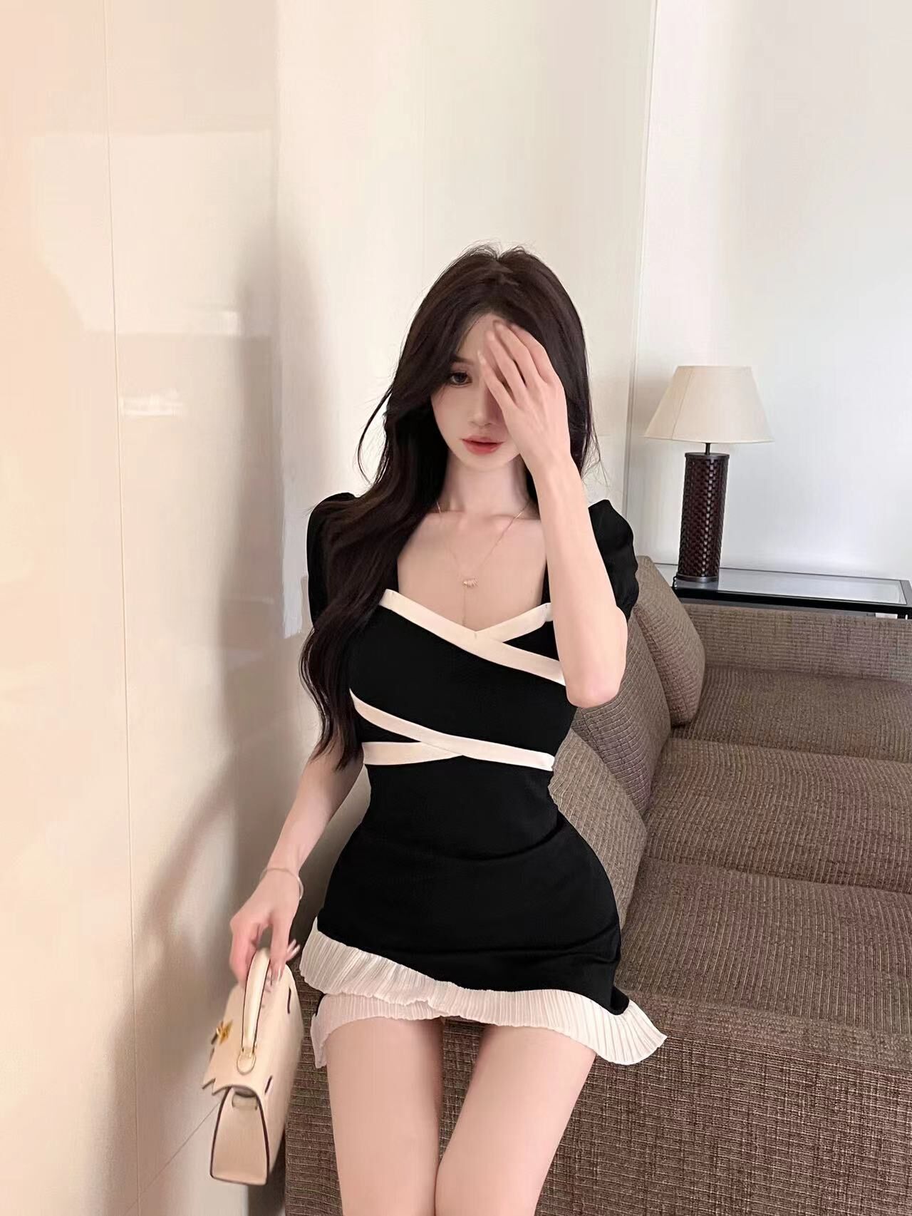 Real shot retro feeling square collar dress women's design sense contrast color slimming hip skirt