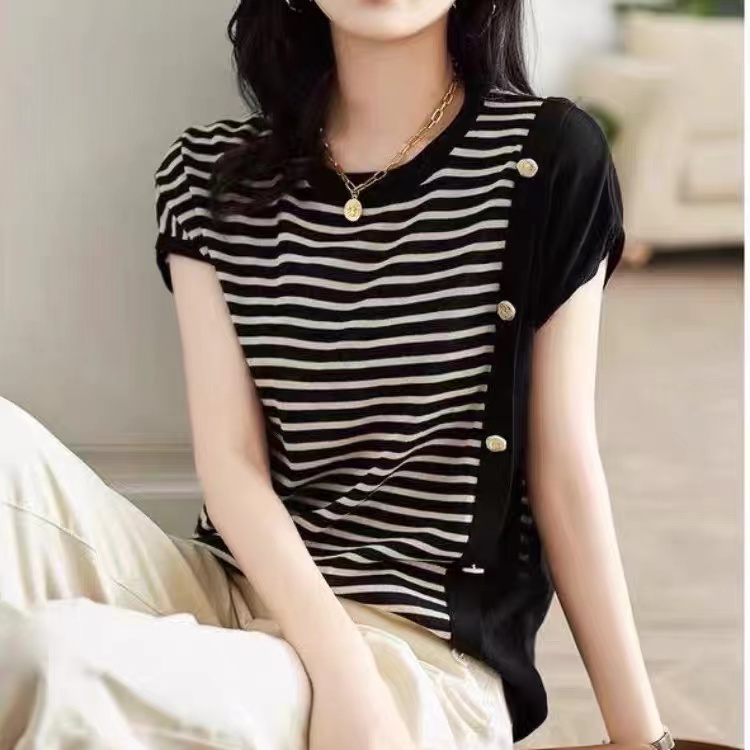 Classic black and white striped Pullover T-Shirt New Summer design sense button decoration loose Short Sleeve T-Shirt Top