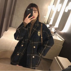 Net red coat ins female tiktok street, the long style grid emblem, coat, and coat.