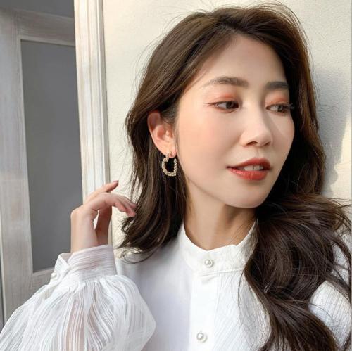 Metal Love Earrings female Korean temperament net red earrings earrings earrings earrings earrings earrings new trend cold wind earrings in 2020