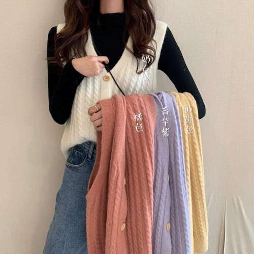 Autumn and winter Korean 2021 new loose and simple V-neck wearing vest bottomed sleeveless waistcoat women's fashion