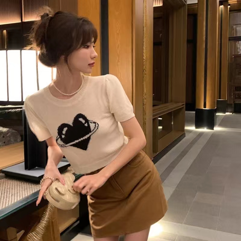 Qiu rouyao's 2022 new sunscreen small fragrance short bubble sleeve short sleeve hollow out thin sweater summer girl