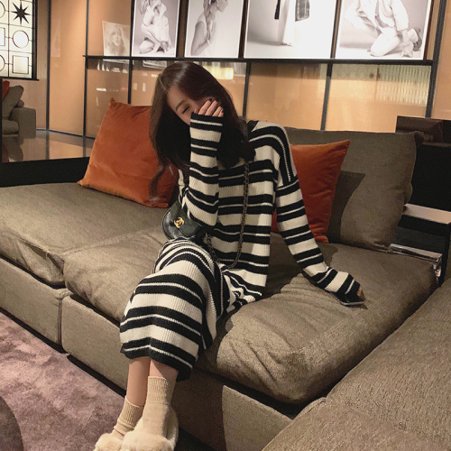 Mature style black and white stripes with loose sweater for women's autumn / winter 2020 mid length over knee knitted dress