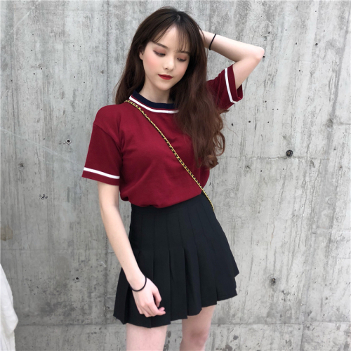 Xieya knitted Red Shirt Short Sleeve Top short skirt hundred pleats matching coat gentle sweater women retro summer