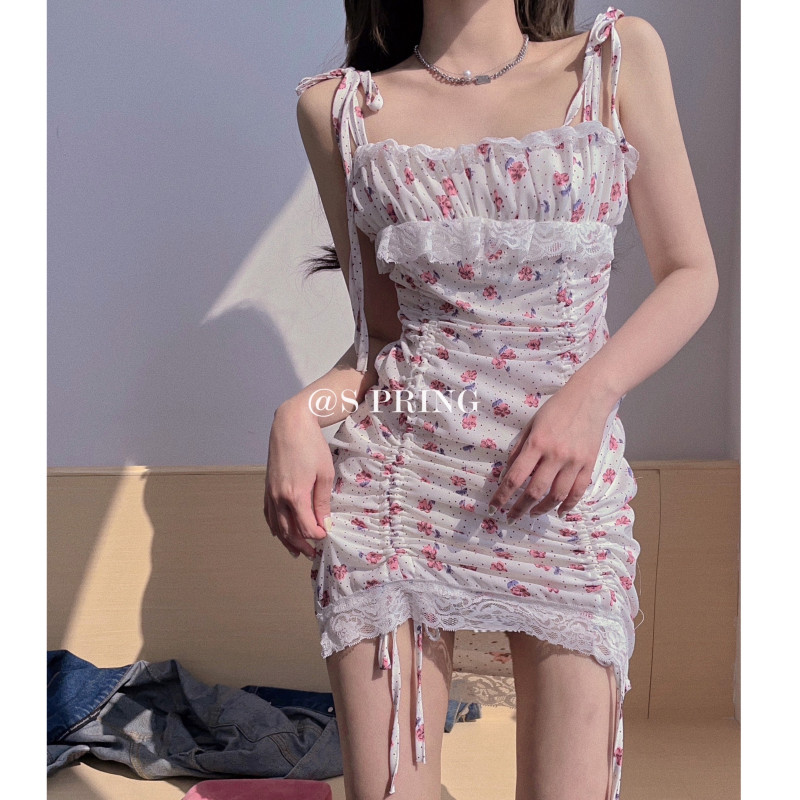 Real price real shot new style in spring and summer with French lace broken flower collar suspender dress fairy skirt