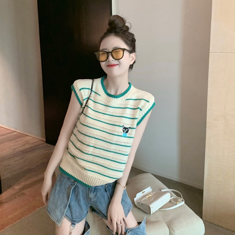 Design sense striped sweater women's 2022 new net red loose contrast color chic sleeveless vest top