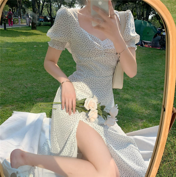 Summer 2022 new French fresh wave point dress super fairy feminine waist slim split medium length skirt