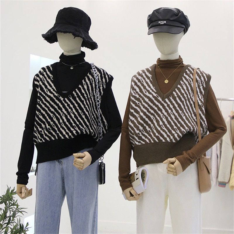 Zebra V-neck knitted waistcoat women's Vest wear new ins fashionable sleeveless jacket jacket in autumn / winter 2020