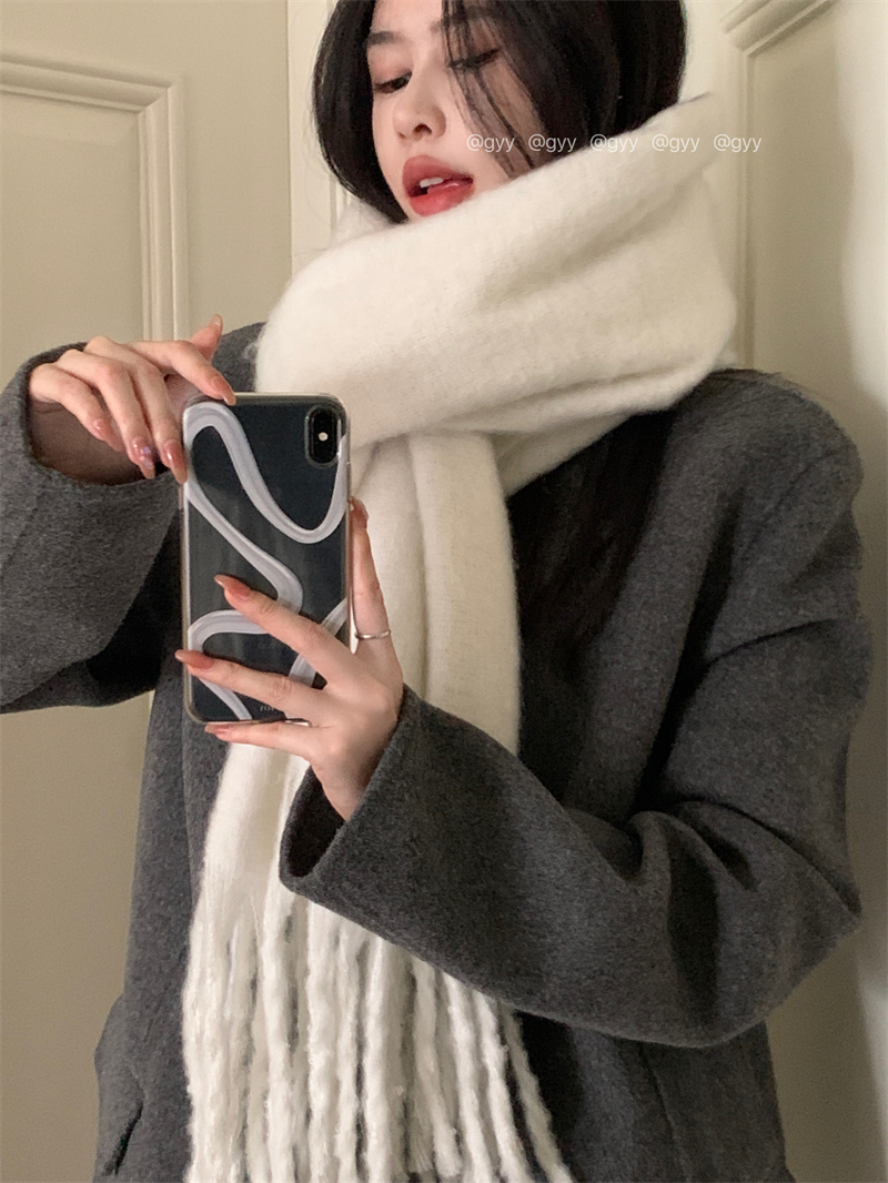 Real price 6-color autumn and winter new Korean version thickened solid color students' versatile shawl scarf in winter
