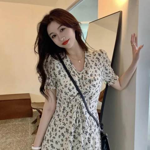 Summer 2022 new floral skirt small medium long short sleeved French small fresh dress Fairy