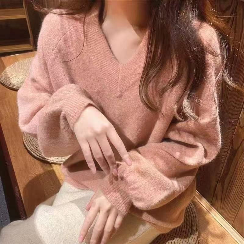 Raccoon velvet V-Neck Sweater women's 2021 new autumn winter Korean version loose lazy Lantern Sleeve Head bottomed sweater