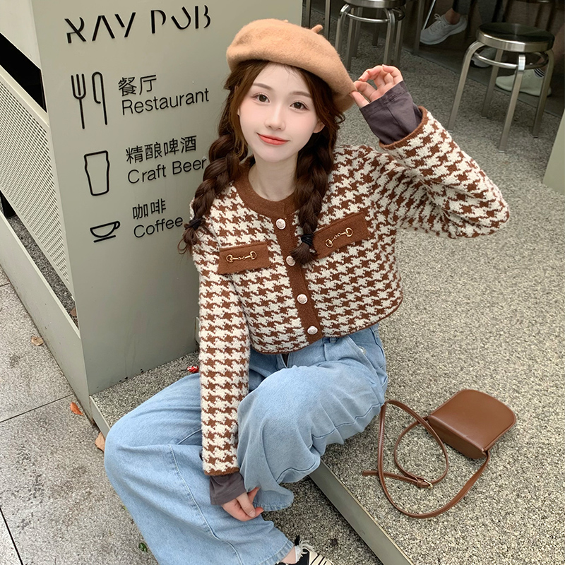 Xiaoxiangfeng high-waisted Western-style cardigan knitted sweater women's small hit color Korean style all-match autumn and winter tops