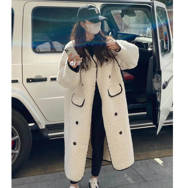 New heavy industry small fragrant wind lamb wool coat women's 2022 winter new thickened mid-length lamb wool coat coat