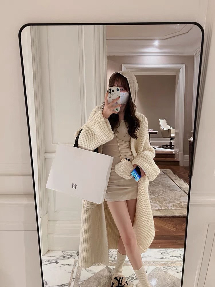 Sweater jacket women's autumn and winter new loose outerwear design long-sleeved knitted cardigan top