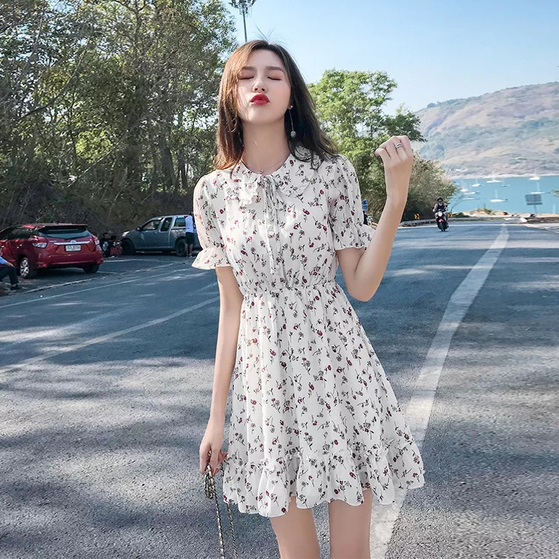 Real shooting of small dress women's summer new French retro broken flowers small fresh and sweet short skirt trend