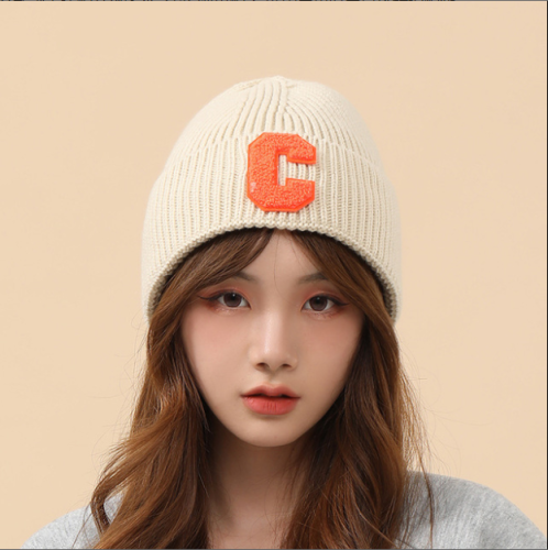 2021 new wool hat women's autumn and winter letter C solid color hat Korean black fashion versatile knitted hat trend