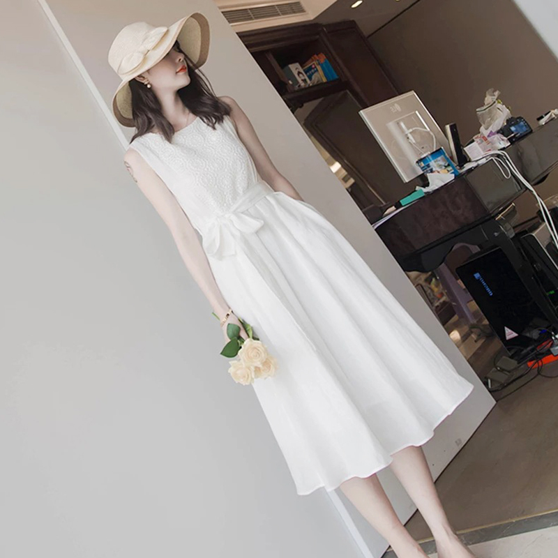 2022 summer new French girlish retro knee length beach dress very fairy white slim dress