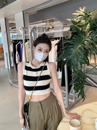 Official map South Korea 2023 summer new round neck color contrast striped vest women's fashion casual short section hot girl sleeveless top