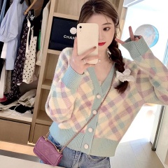 Korean version of color-blocking rhombic knitted sweater 2022 autumn and winter new small fresh V-neck sweater cardigan coat cashmere