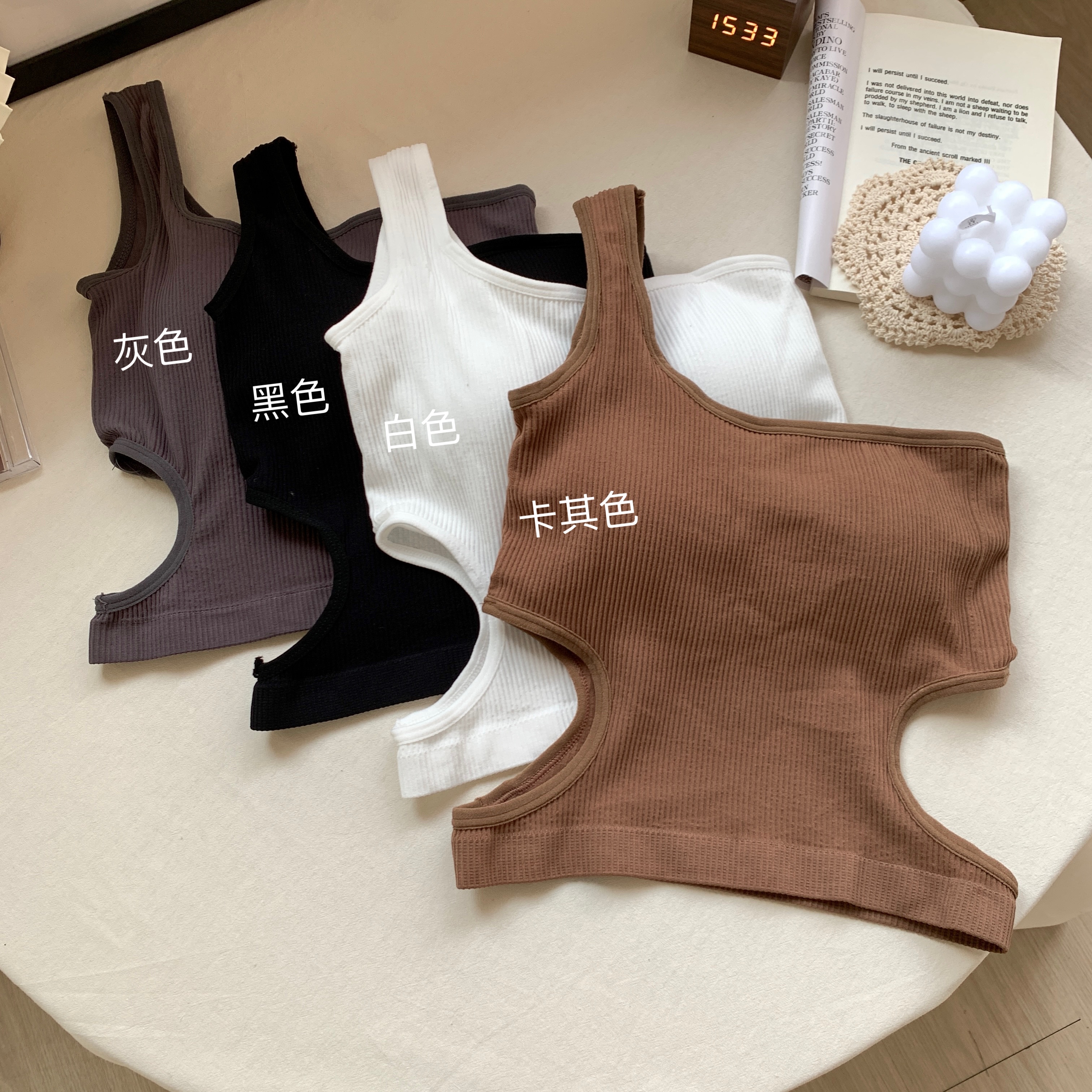 Real shooting and real price ins hot girl's waistless and foreign style design, inner and outer wearing suspender vest with chest cushion