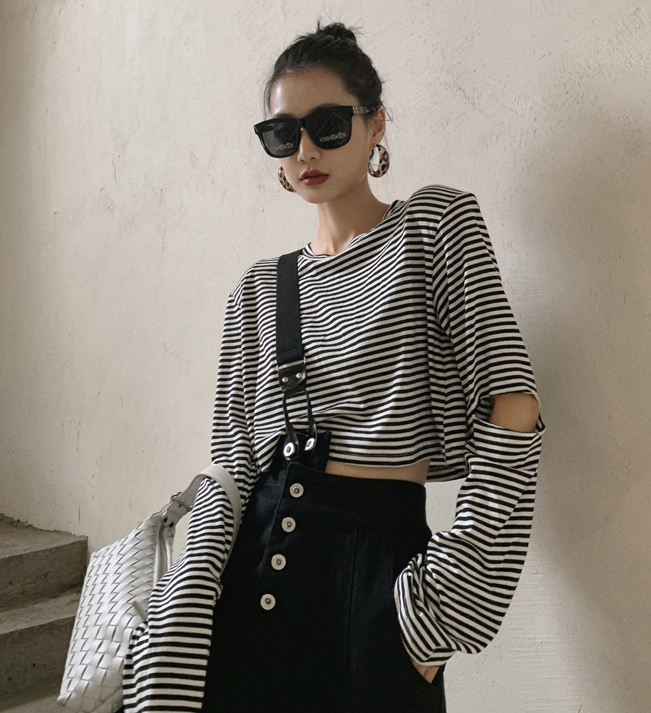 Real shot spring and autumn winter new striped hole design feeling loose short open navel long sleeve T-shirt women fashion