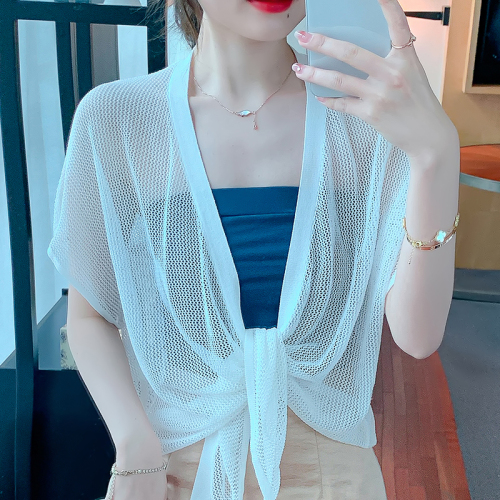 Small shawl coat women's spring / summer 2022 new small Camisole versatile sunscreen ultra thin short knitted cardigan