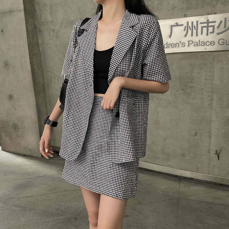 Real shooting and real price new summer versatile Plaid A-line skirt + suit jacket + suspender vest