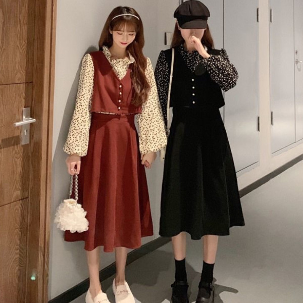 2022 autumn and winter Korean version of the floral stitching vest fake two-piece long-sleeved mid-length section is thin and high-waisted girlfriends dress female