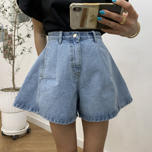 Versatile high-waist slim casual buttoned wide-leg jeans shorts for women