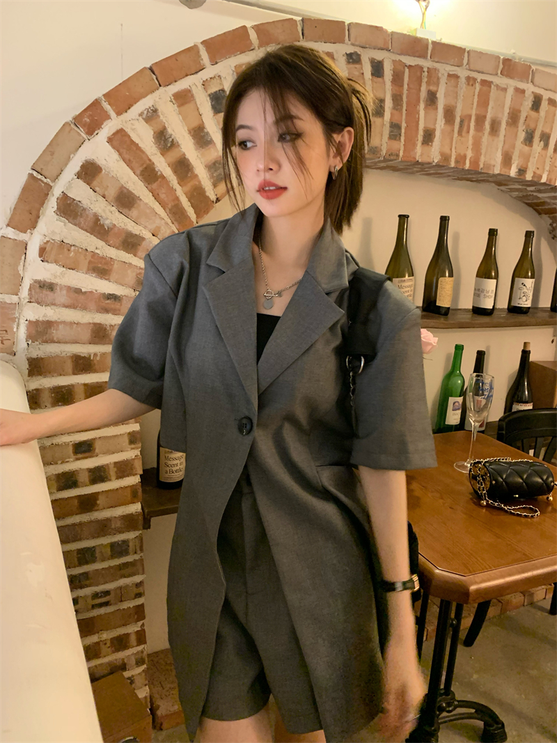 Real shooting and real price Korean minority shows thin underarm hollow out suit short sleeve coat + Suit Shorts