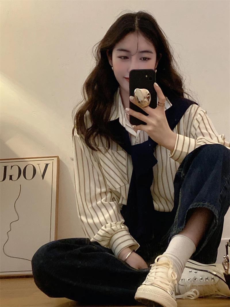 Fake two-piece striped shawl shirt women's autumn 2022 new design niche salt loose long-sleeved shirt