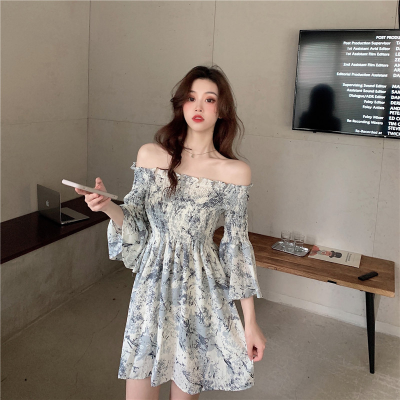 One-shoulder sweet French-style niche summer bell-sleeved dress for small people slim waist A-line skirt