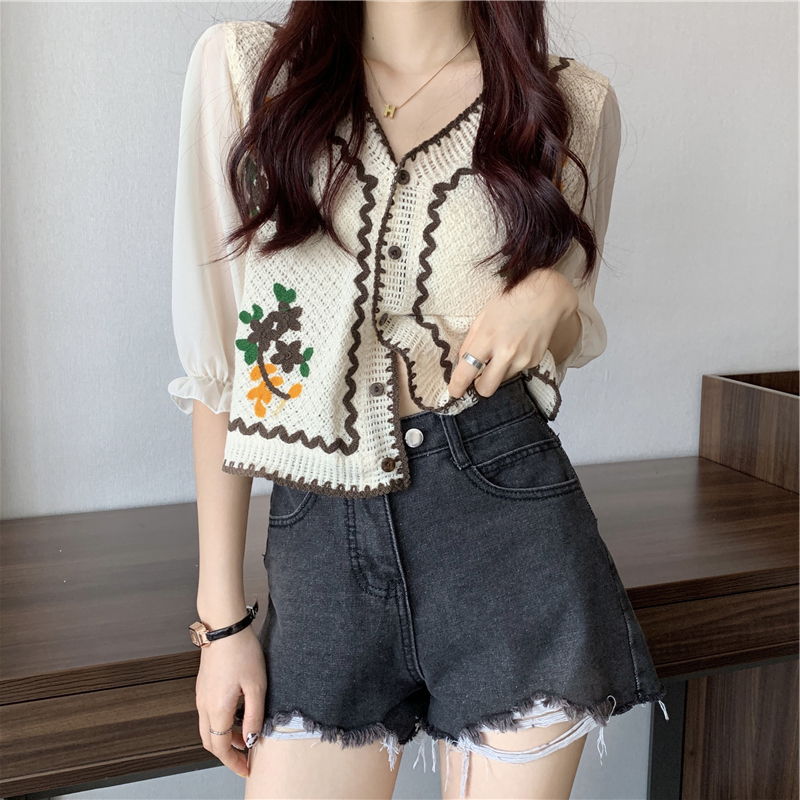 2022 spring and summer new design sense of minority sunscreen clothing small shirt foreign style age reducing embroidery chiffon shirt women's fashion
