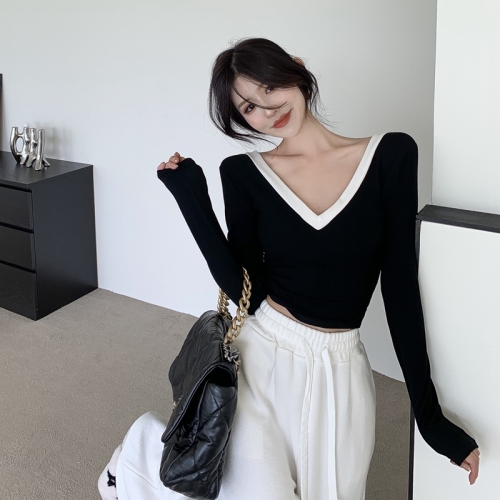Real shot autumn and winter Hong Kong-style hot girl style V-neck color matching short T-shirt small sexy navel exposed tight-fitting fleece bottoming shirt
