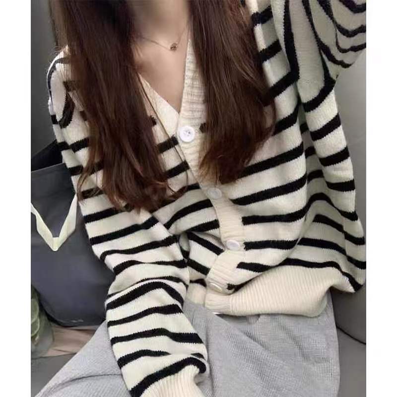 2022 new striped knitted cardigan sweater coat women's loose outer wear lazy design small all-match top