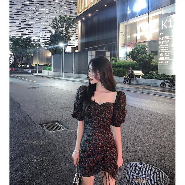 Hong Kong style retro foam sleeve square neck floral dress women's new summer style pleated drawstring hip skirt