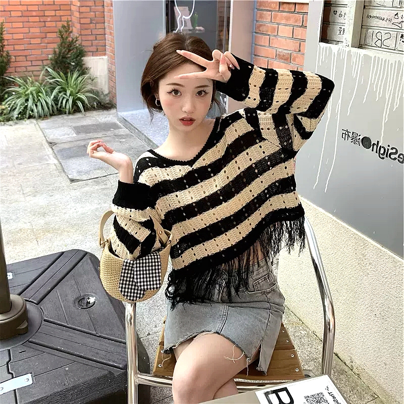 Early autumn women's clothing 2023 new lazy style French retro hollow fringed long-sleeved striped sweater top