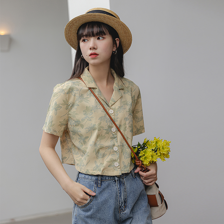Real shot 2022 new floral short sleeved shirt women's Korean loose and versatile small fresh short cardigan top