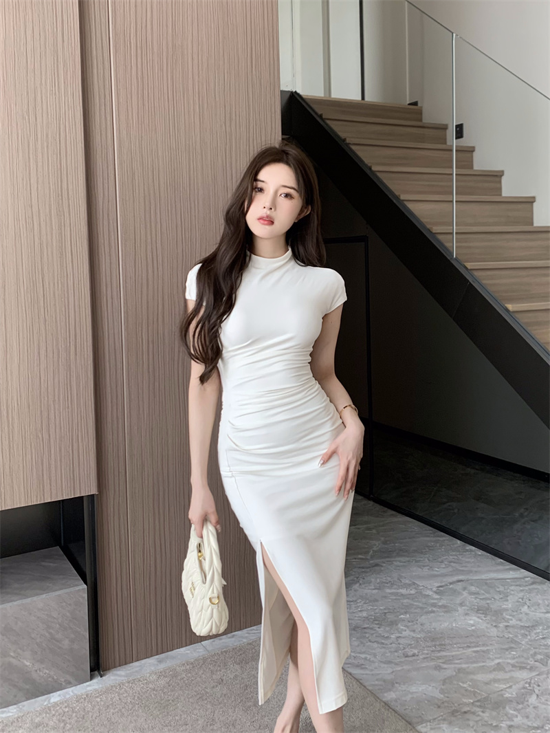 Real price white stand-up collar dress female 2023 new slit niche design pleated long skirt