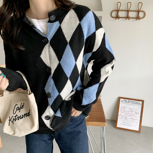 Real shooting college style Lingge color matching knitted cardigan coat Hong Kong style retro loose stitching contrast sweater medium length