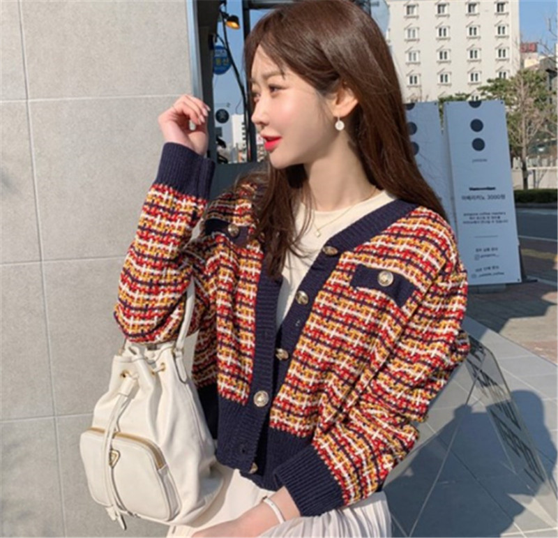 Korean official website East Gate small fragrant wind knitted cardigan autumn and winter 2020 foreign style coarse flower short sweater 3 colors